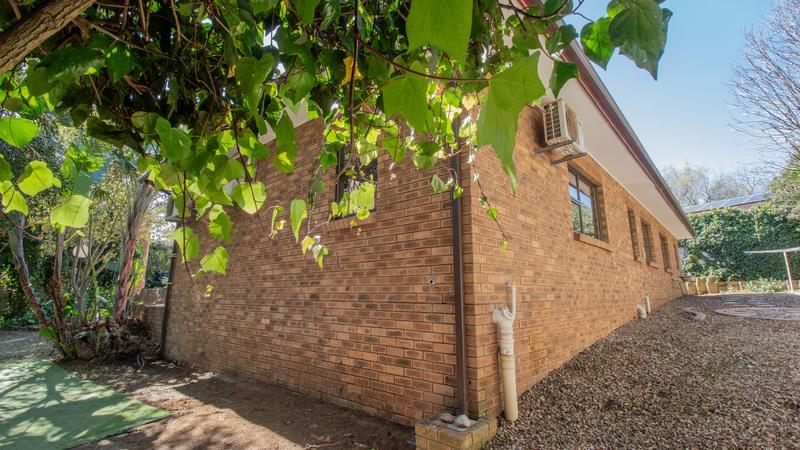 4 Bedroom Property for Sale in Kenridge Western Cape